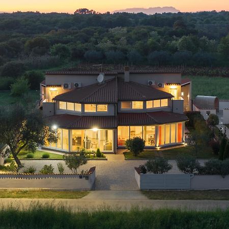 Villa Brcina プーラ エクステリア 写真